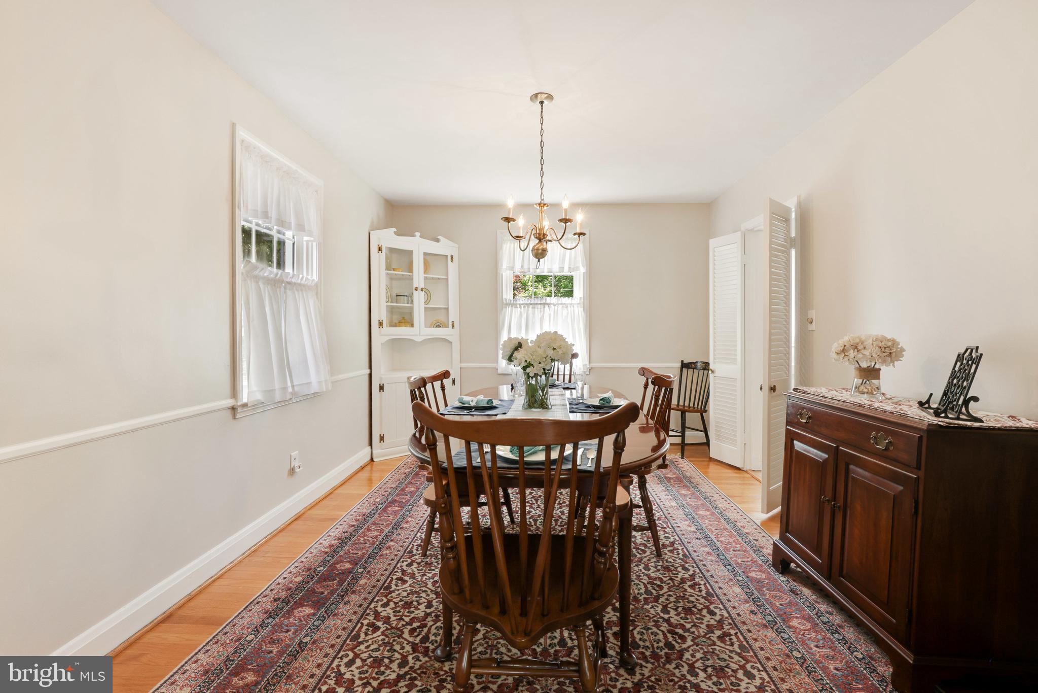 111 Overbrook Road Baltimore, MD 21212 - Photo 12 of 48 Dining Room - Sun filled - addl windows!