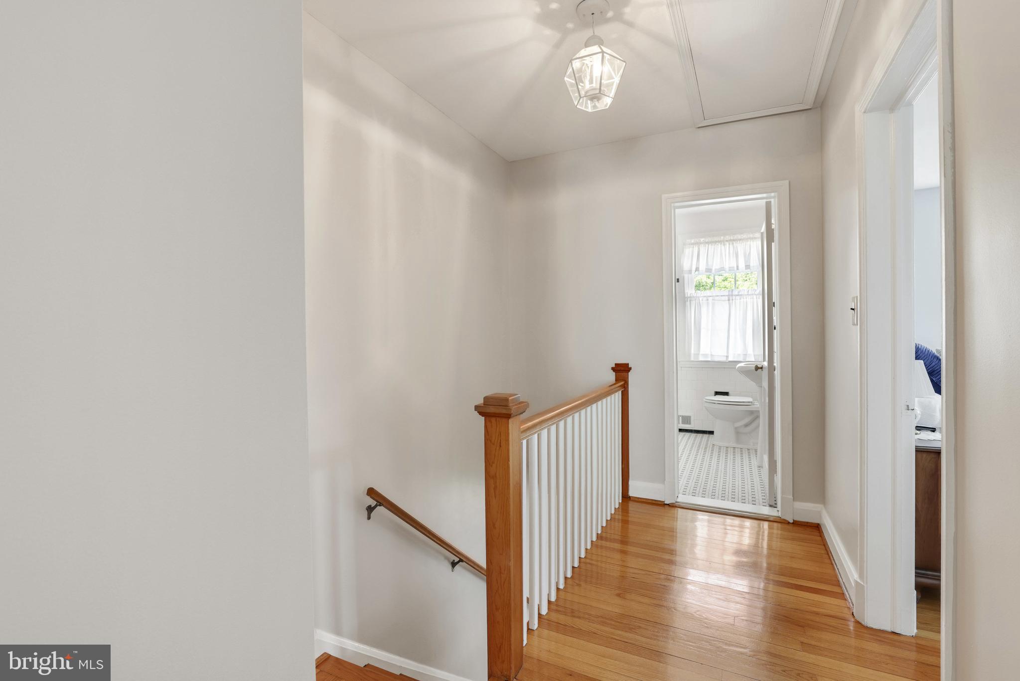 111 Overbrook Road Baltimore, MD 21212 - Photo 19 of 48 Hallway - hwd flooring - 2nd level