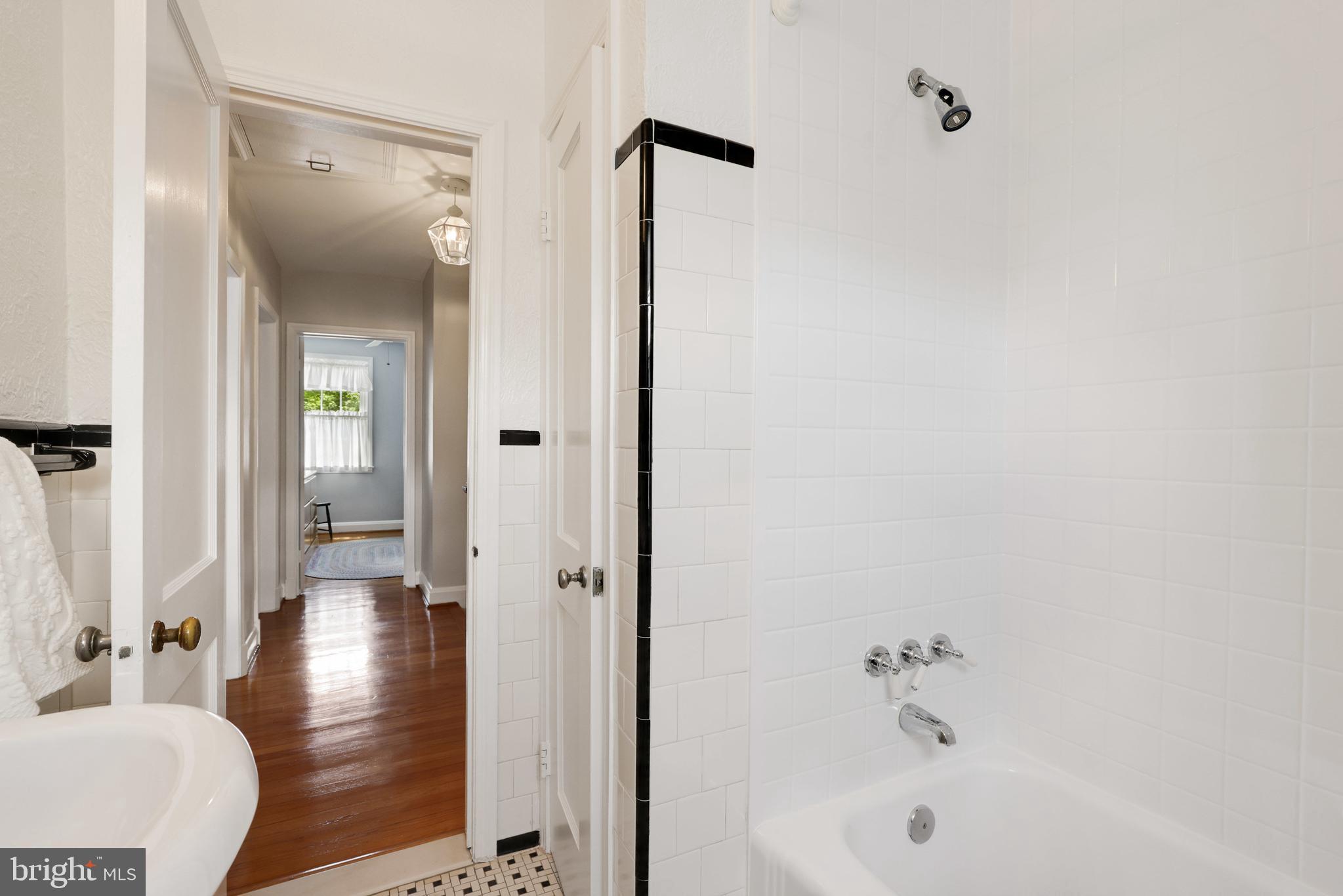 111 Overbrook Road Baltimore, MD 21212 - Photo 25 of 48 Another view - 2nd Flr BA
