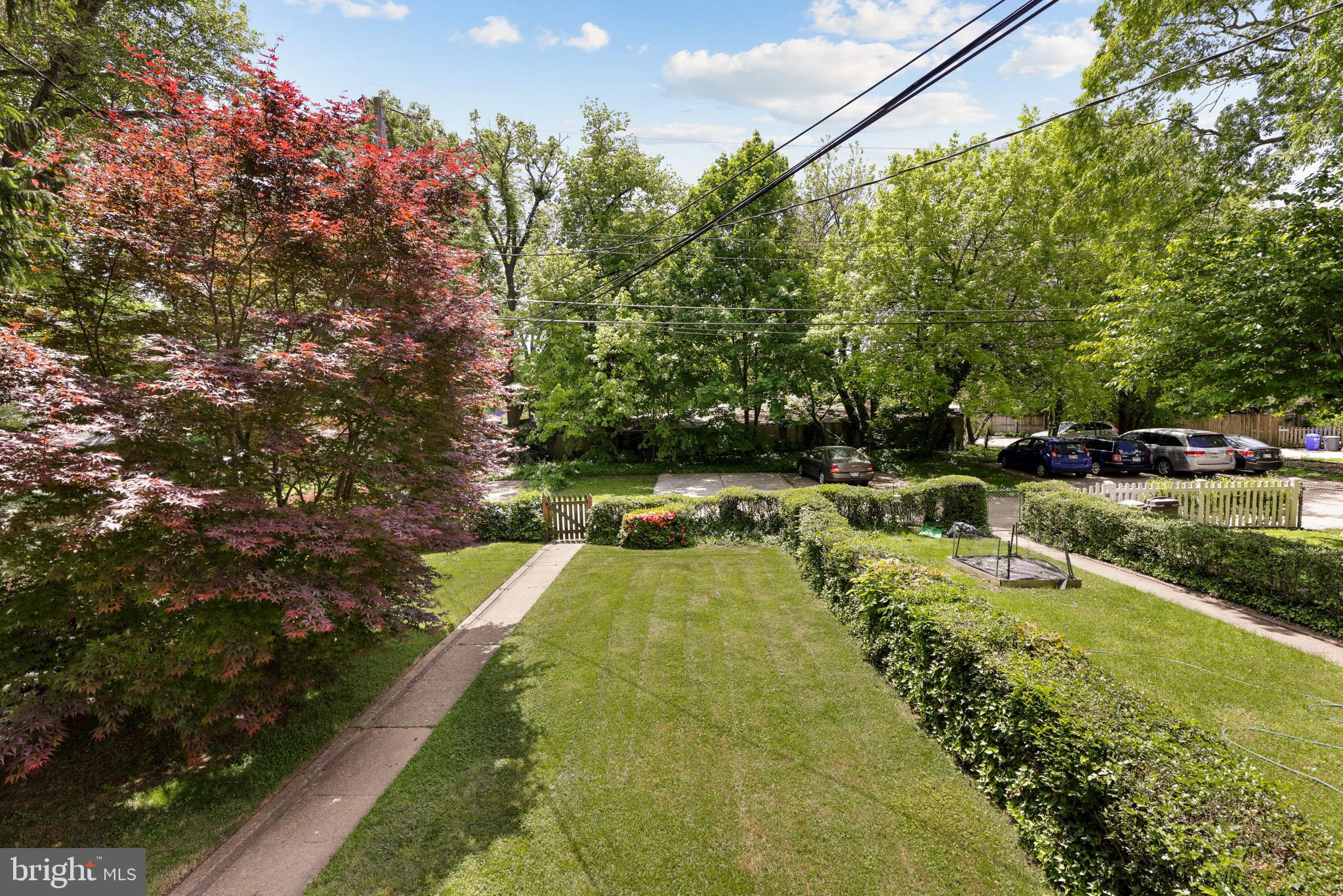 111 Overbrook Road Baltimore, MD 21212 - Photo 35 of 48 Extensive Back yard - perfectly manicured lawn!
