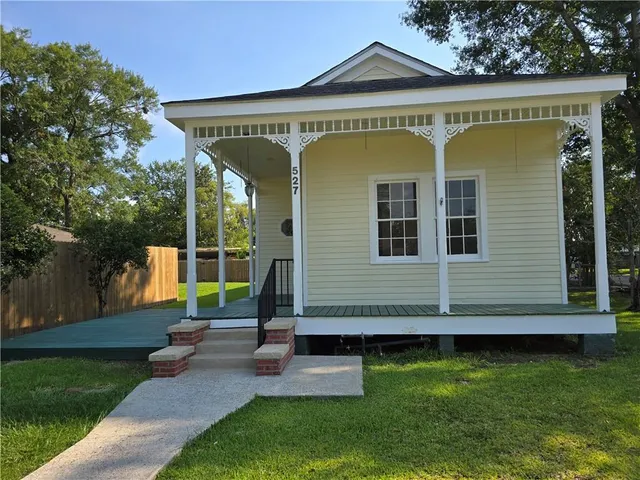 $1,850 | 527 West 25th Avenue, Covington, LA 70433