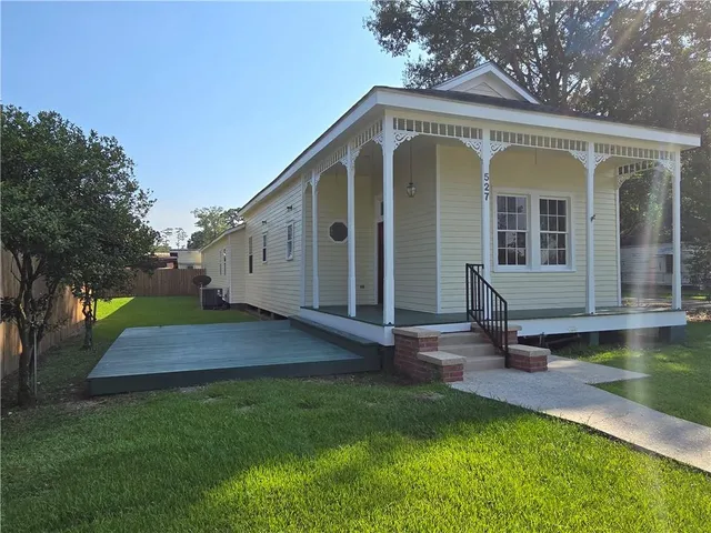 $1,850 | 527 West 25th Avenue, Covington, LA 70433