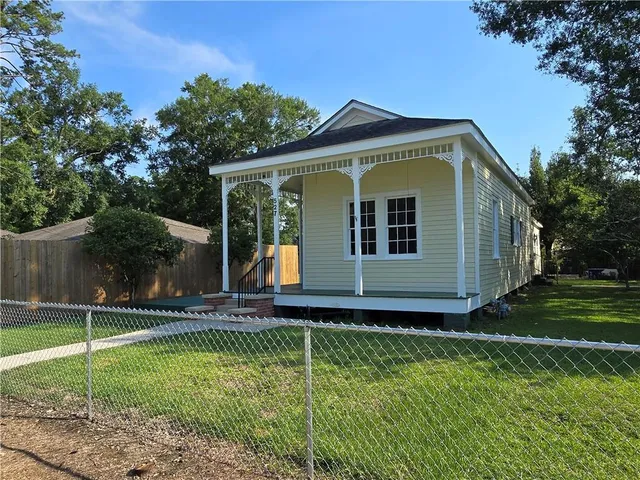 $1,850 | 527 West 25th Avenue, Covington, LA 70433
