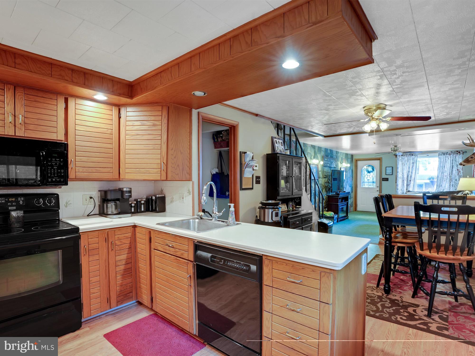 335 South Sterley Street Reading, PA 19607 - Photo 6 of 25 Gallery Image 6