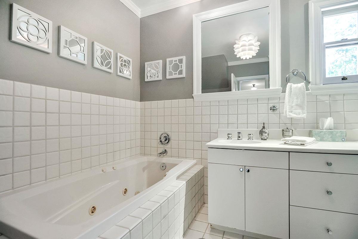 482 Chatham Road Burlingame, CA 94010 - Photo 24 of 44 Gallery Image 24