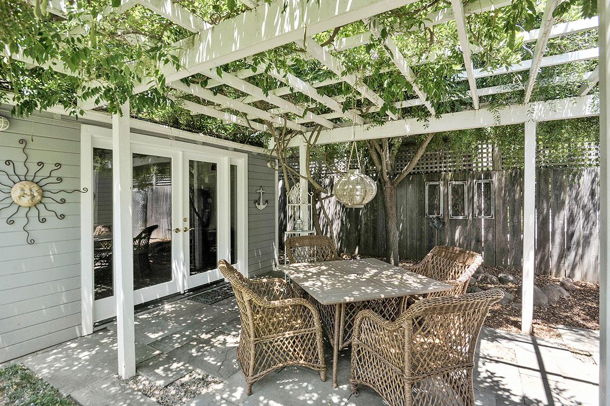 482 Chatham Road Burlingame, CA 94010 - Photo 40 of 44 Gallery Image 40