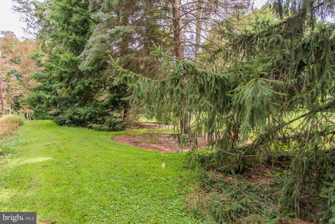 28 Leaman Road Lancaster, PA 17603 - Photo 3 of 17 Gallery Image 3