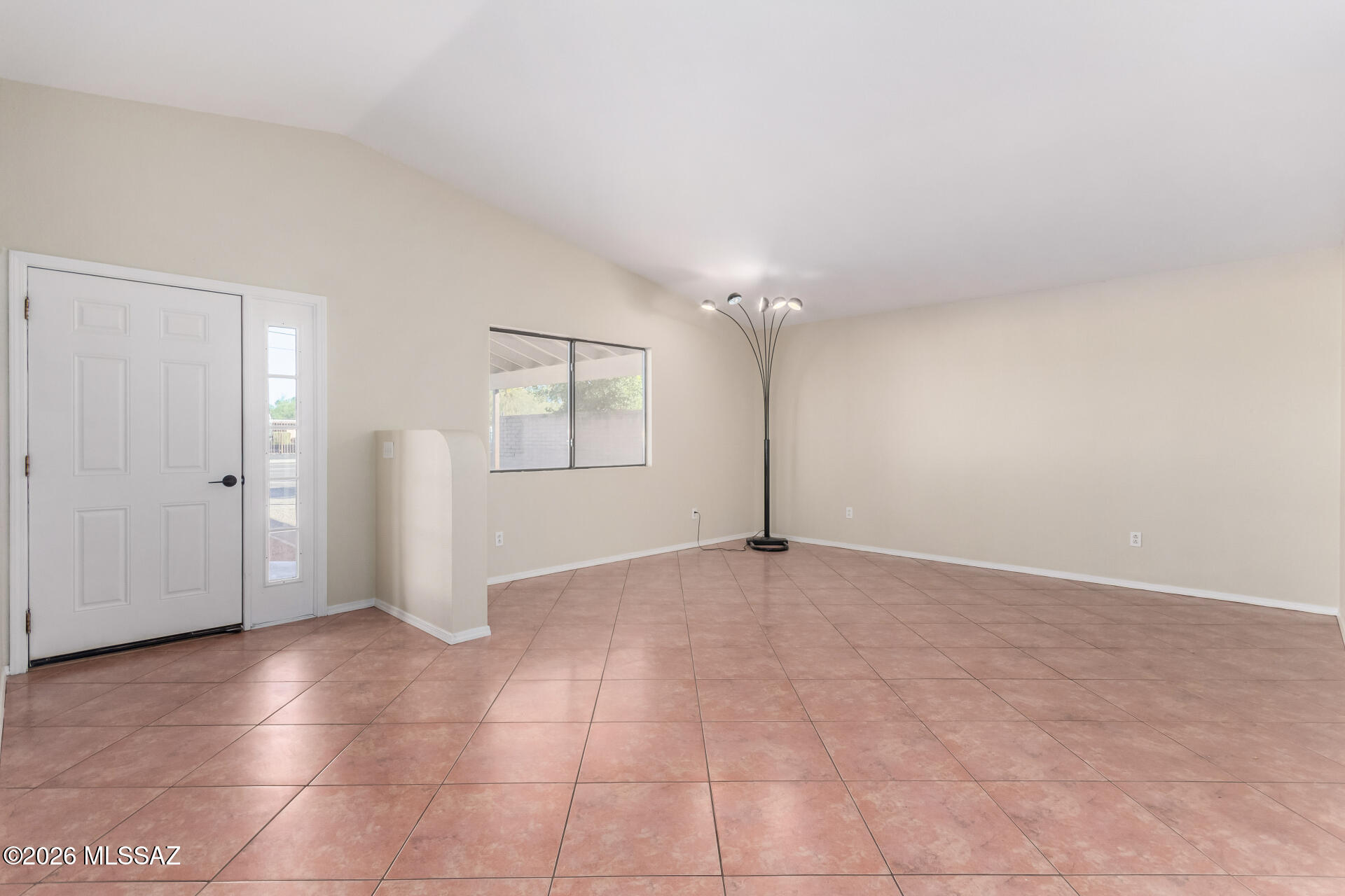 548 South Country Club Road Tucson, AZ 85716 - Photo 4 of 26