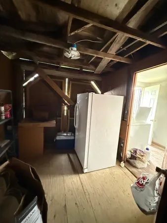 a close view of a fireplace in a room