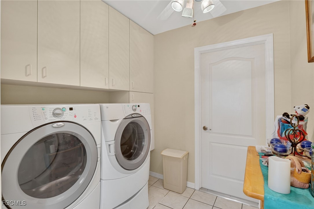 4306 Southwest 3rd Avenue Cape Coral, FL 33914 - Photo 26 of 50 a utility room with dryer and washer