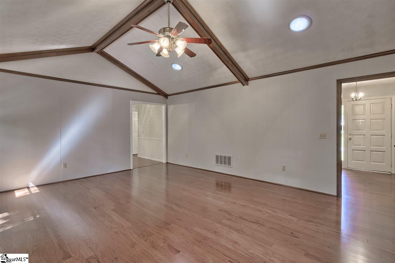 206 Crepe Myrtle Court Greenville, SC 29607 - Photo 12 of 25 Gallery Image 12