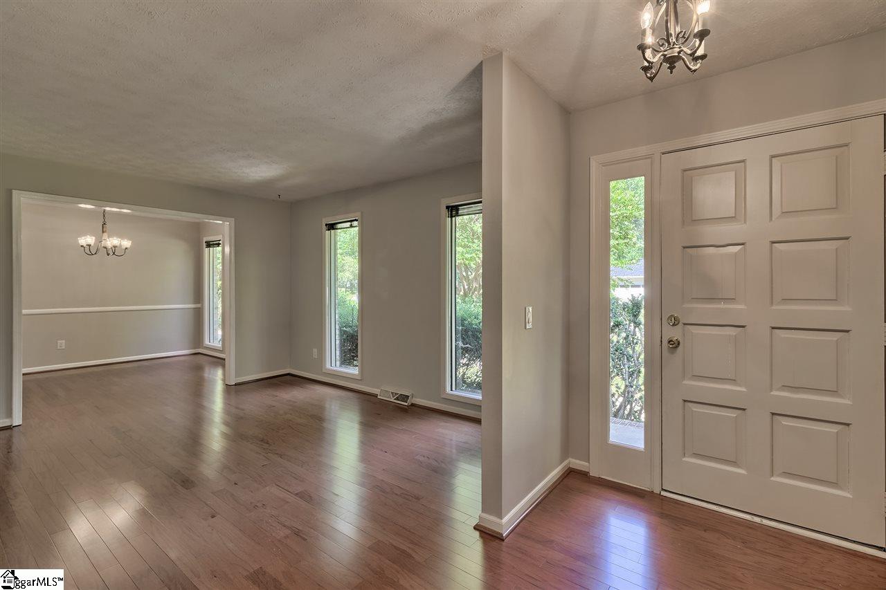 206 Crepe Myrtle Court Greenville, SC 29607 - Photo 3 of 25 Gallery Image 3