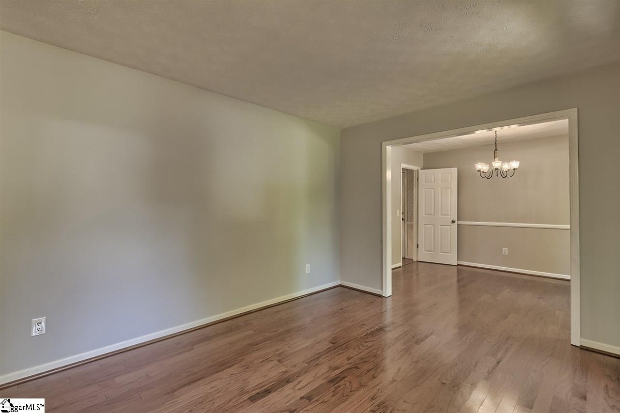 206 Crepe Myrtle Court Greenville, SC 29607 - Photo 4 of 25 Gallery Image 4