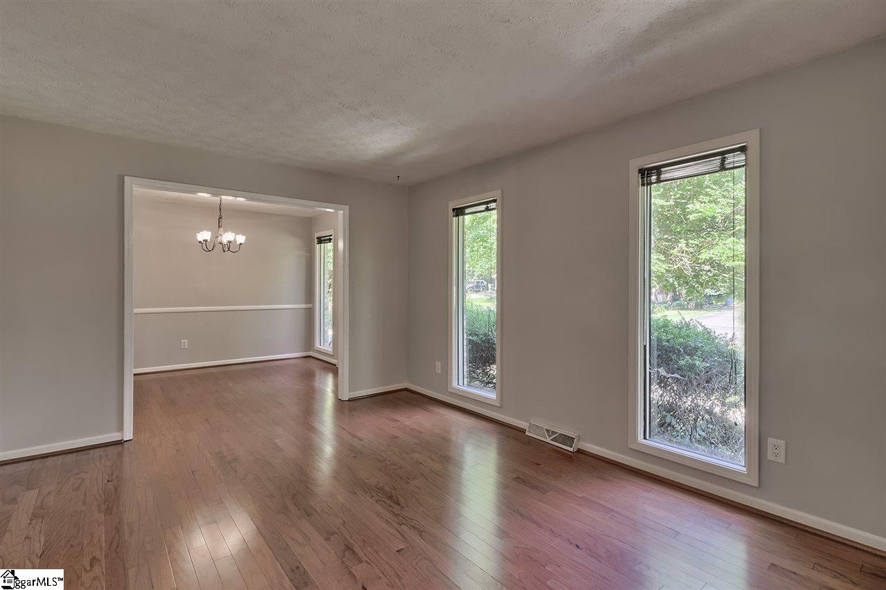 206 Crepe Myrtle Court Greenville, SC 29607 - Photo 5 of 25 Gallery Image 5