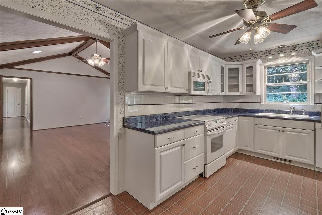 206 Crepe Myrtle Court Greenville, SC 29607 - Photo 10 of 25 Gallery Image 10