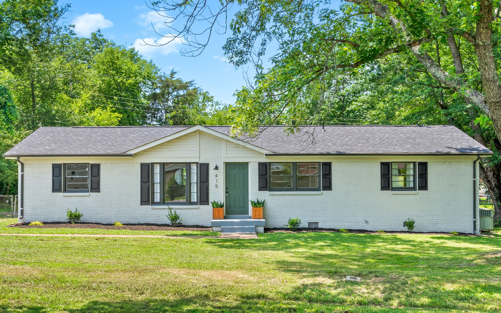 415 Jordan Road Clarksville, TN 37042 - Photo 2 of 37 Gallery Image 2