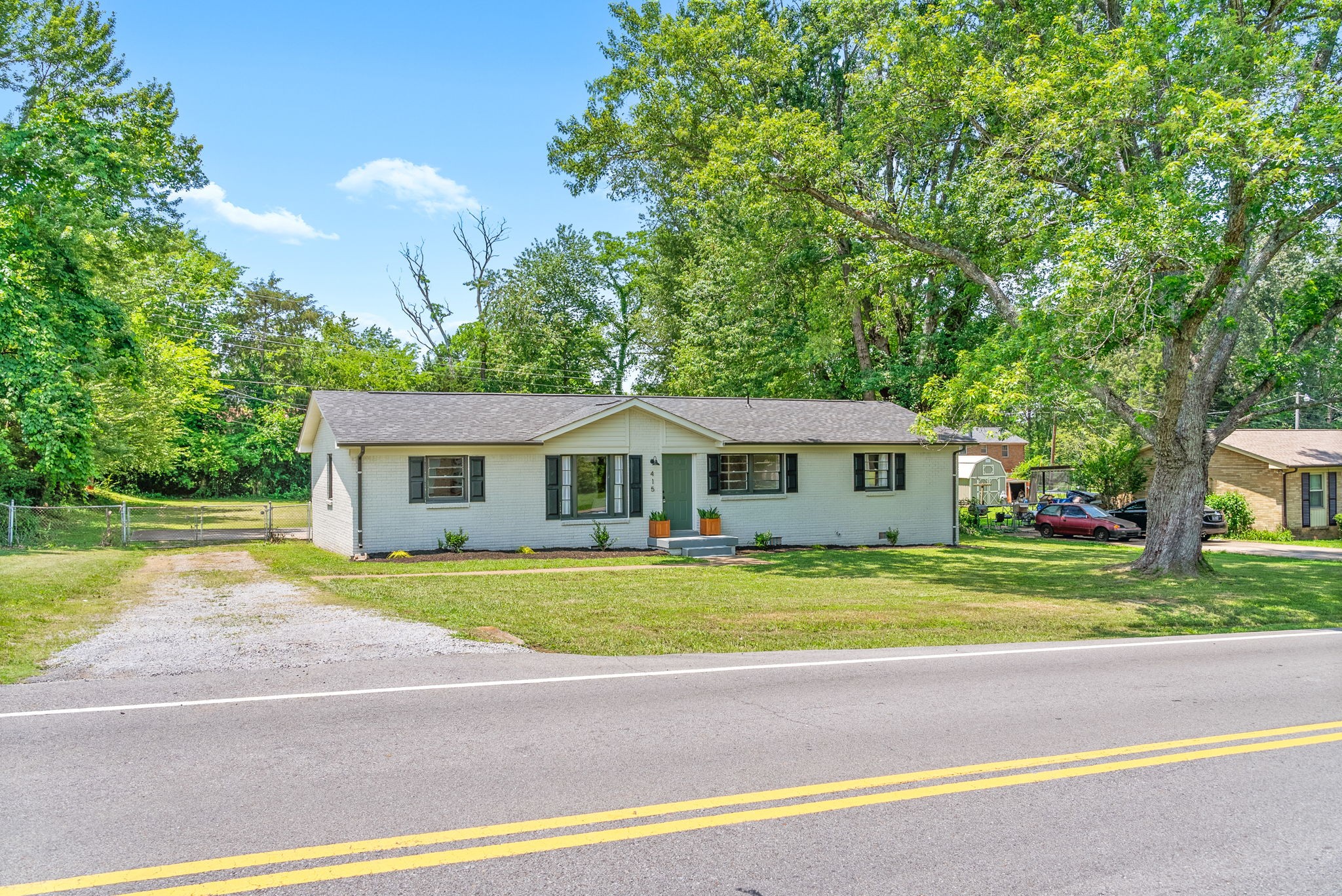 415 Jordan Road Clarksville, TN 37042 - Photo 4 of 37 Gallery Image 4