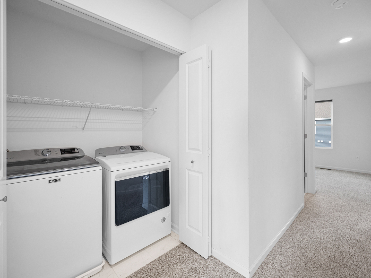 1533 Yosemite Way Pingree Grove, IL 60140 - Photo 14 of 17 a utility room with dryer and washer