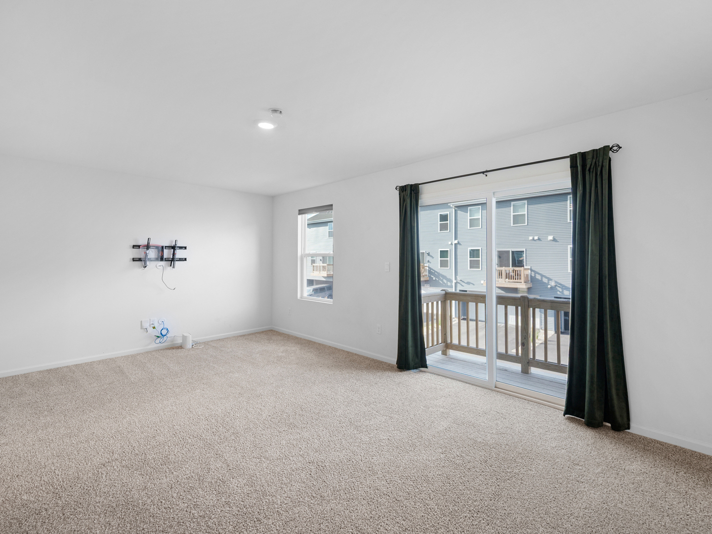 1533 Yosemite Way Pingree Grove, IL 60140 - Photo 8 of 17 a view of a big room with closet area