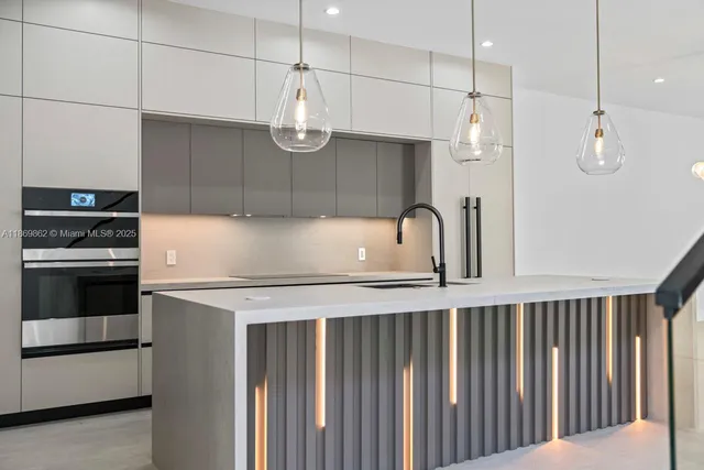 $1,400,000 | 1318 Northeast 16th Terrace, Fort Lauderdale, FL 33304