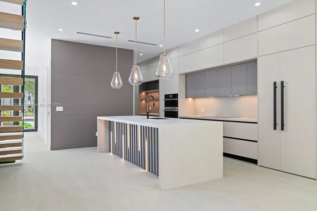 $1,400,000 | 1318 Northeast 16th Terrace, Fort Lauderdale, FL 33304