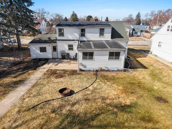 $279,900 | 115 South Washington Street, De Pere, WI 54115