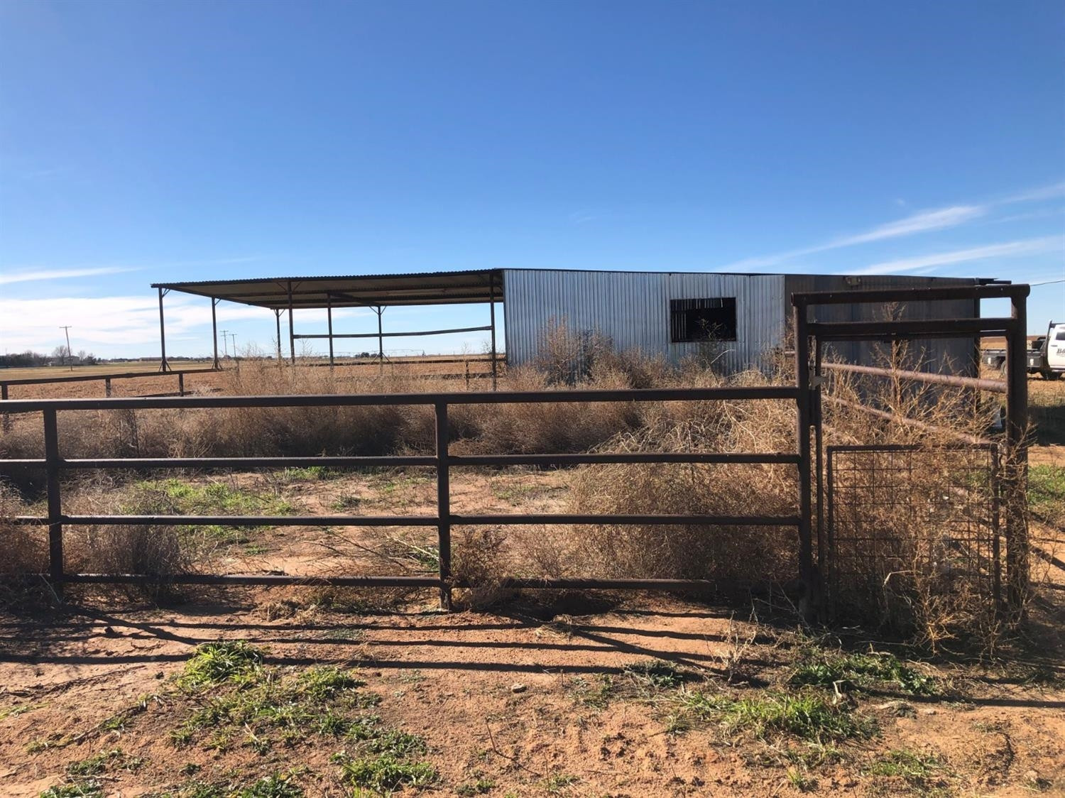 Barn - Fenced Pens - Gates