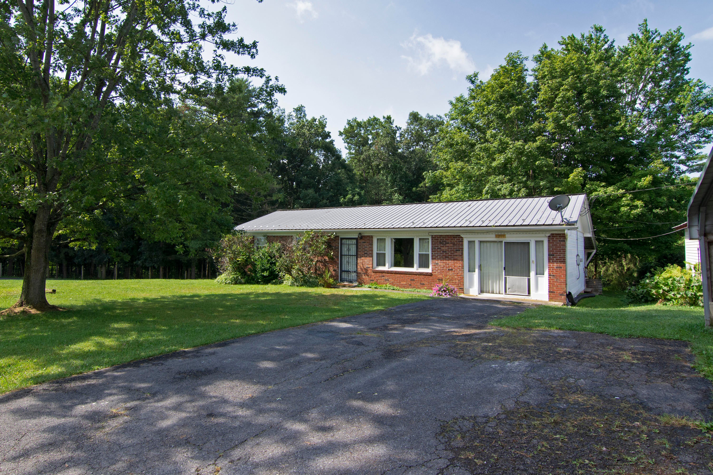 1394 Boggs Road Frankford, WV 24938 - Photo 1 of 46 Gallery Image 1