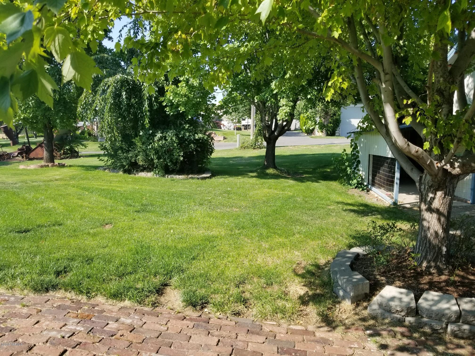 613 Bittner Road Yakima, WA 98901 - Photo 4 of 4 a view of park with trees