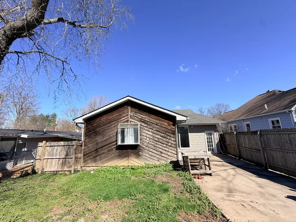 $110,000 | 2123 Clay Street, Murphysboro, IL 62966