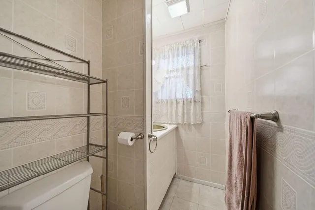 $89,900 | 610 Fairyland Avenue, Jackson, MI 49201