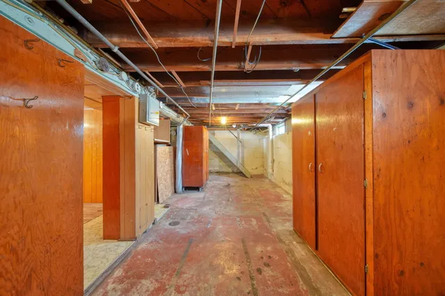 $89,900 | 610 Fairyland Avenue, Jackson, MI 49201