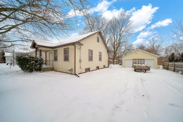 $89,900 | 610 Fairyland Avenue, Jackson, MI 49201