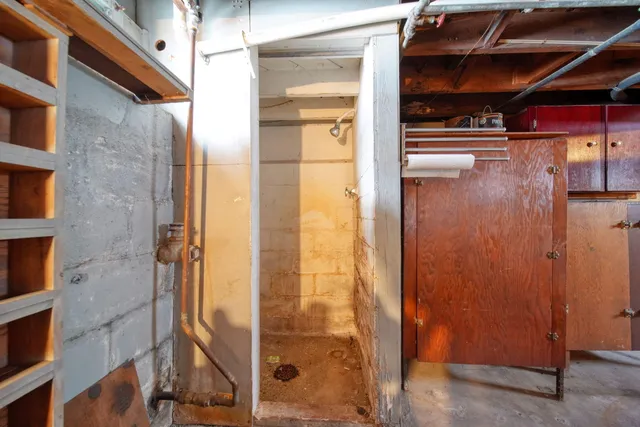 $89,900 | 610 Fairyland Avenue, Jackson, MI 49201