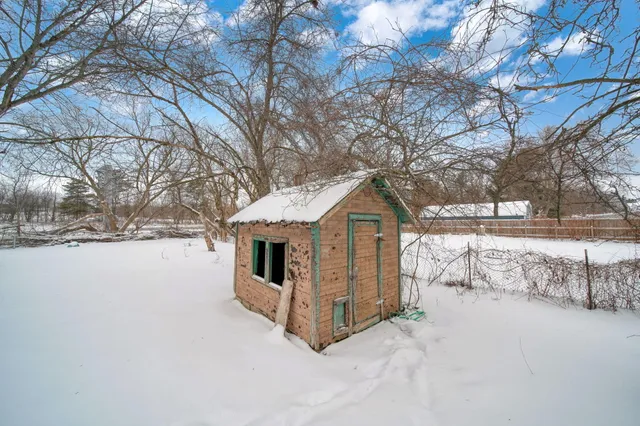 $89,900 | 610 Fairyland Avenue, Jackson, MI 49201