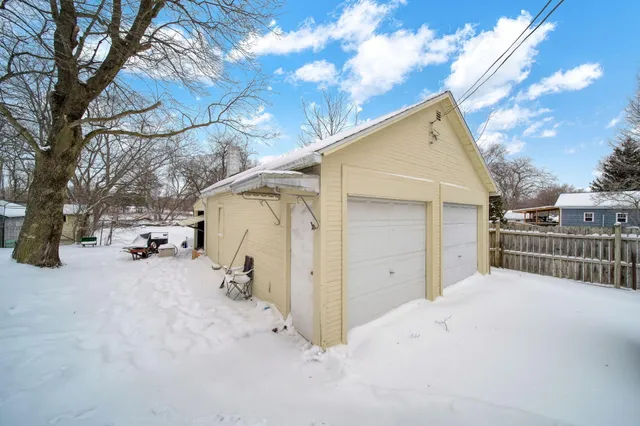 $89,900 | 610 Fairyland Avenue, Jackson, MI 49201