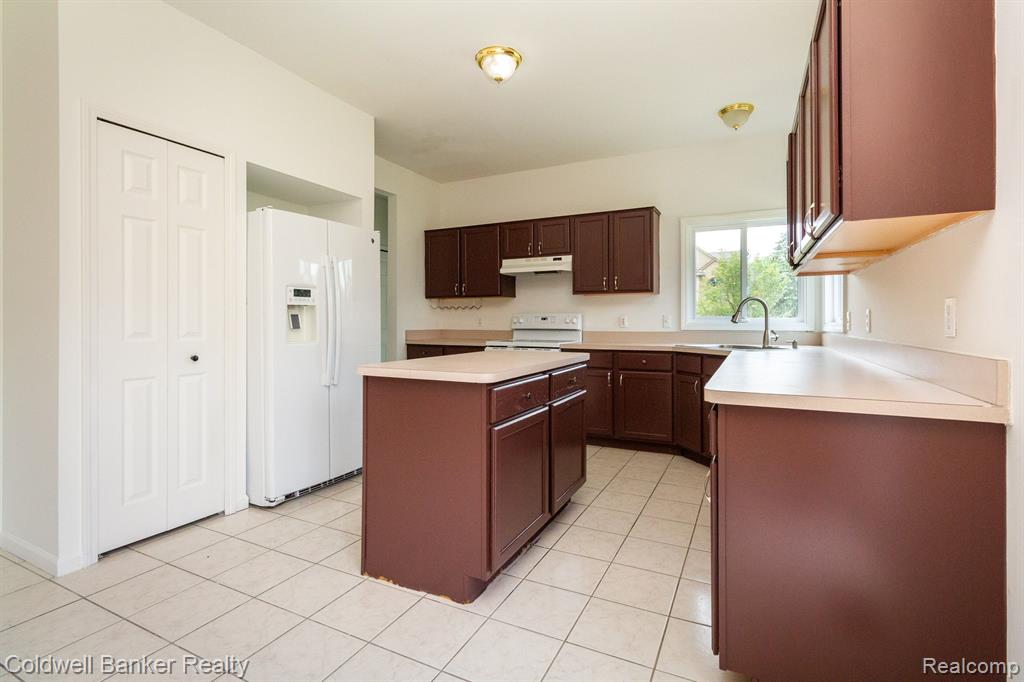 3870 Beechcrest Road Rochester Hills, MI 48309 - Photo 12 of 47
