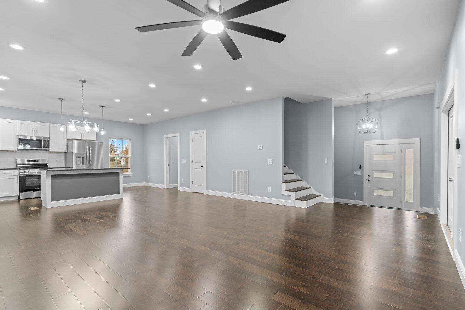 708 Clark Street Dalton, GA 30720 - Photo 6 of 41 DSC00215 (1)