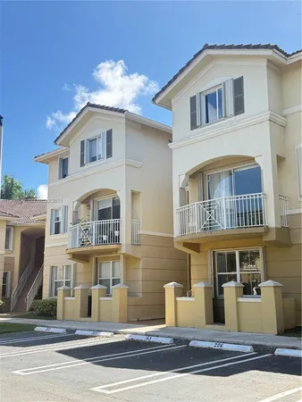 $2,830 | 8838 West Flagler Street, Unit 209, Miami, FL 33174