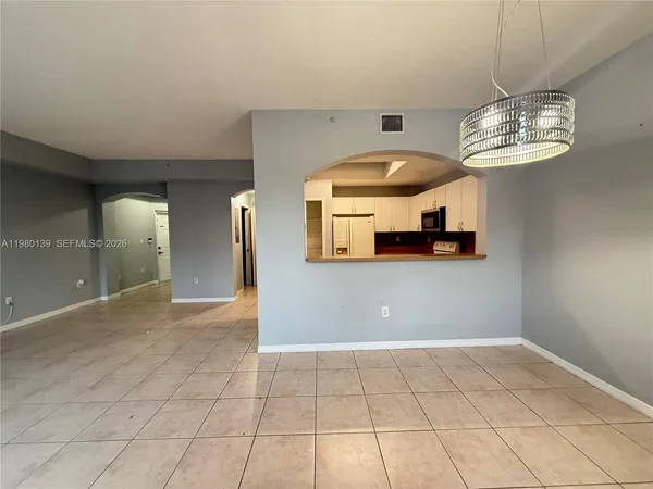 $2,830 | 8838 West Flagler Street, Unit 209, Miami, FL 33174