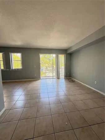 $2,830 | 8838 West Flagler Street, Unit 209, Miami, FL 33174