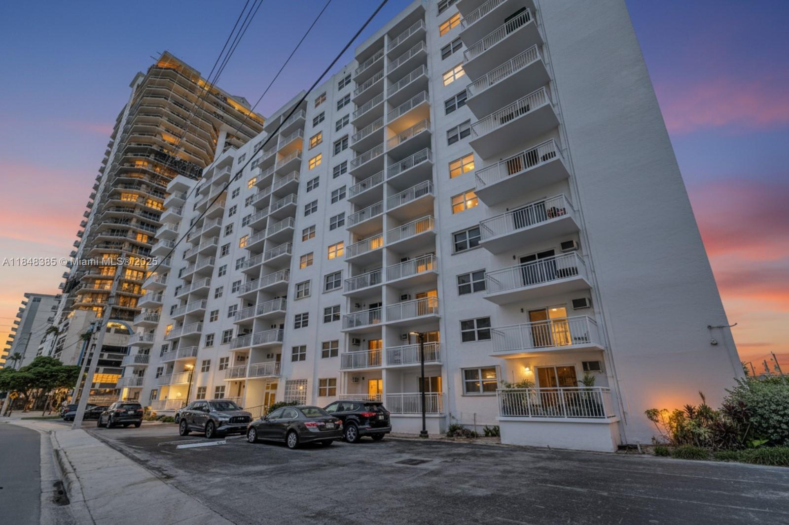 200 South Birch Road, Unit 201 Fort Lauderdale, FL 33316 - Photo 25 of 28 front view of a building