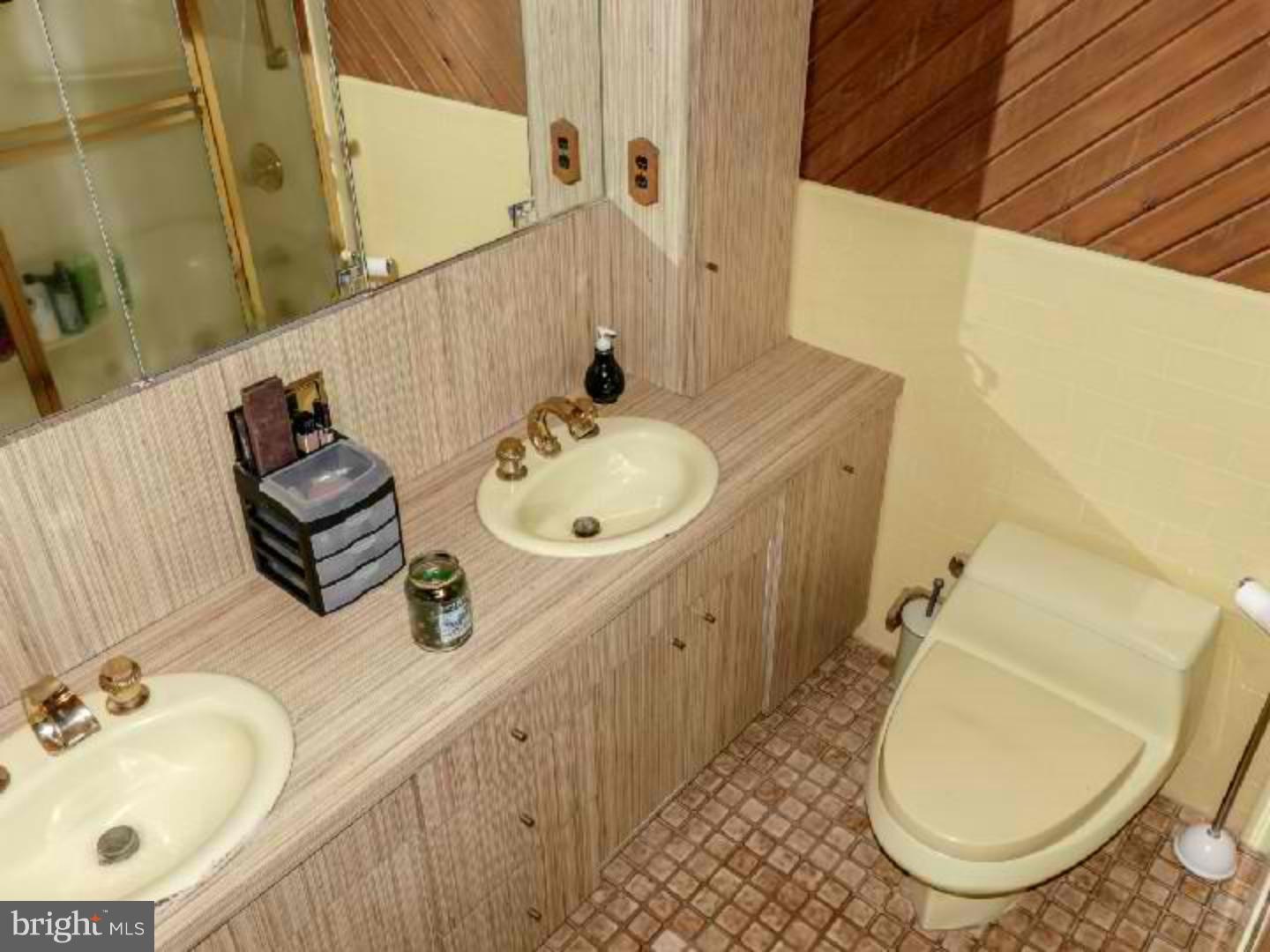 1054 Old Ford Road Huntingdon Valley, PA 19006 - Photo 15 of 24 Gallery Image 15
