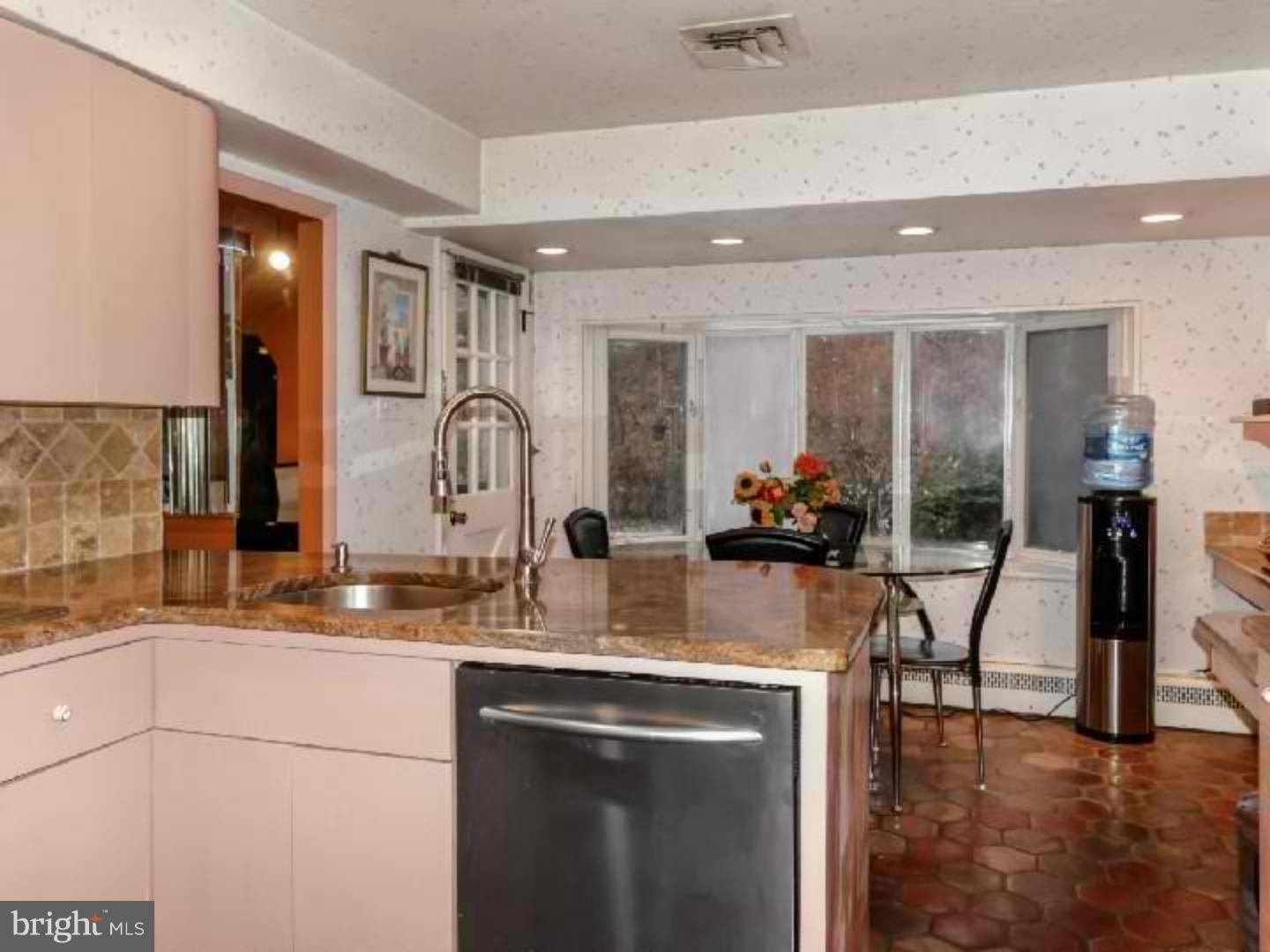 1054 Old Ford Road Huntingdon Valley, PA 19006 - Photo 9 of 24 Gallery Image 9