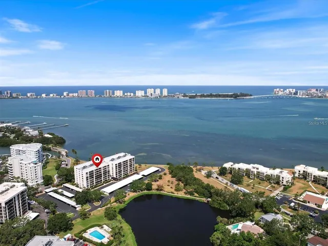 $3,300 | 100 Oakmont Lane, Unit 305, Belleair, FL 33756