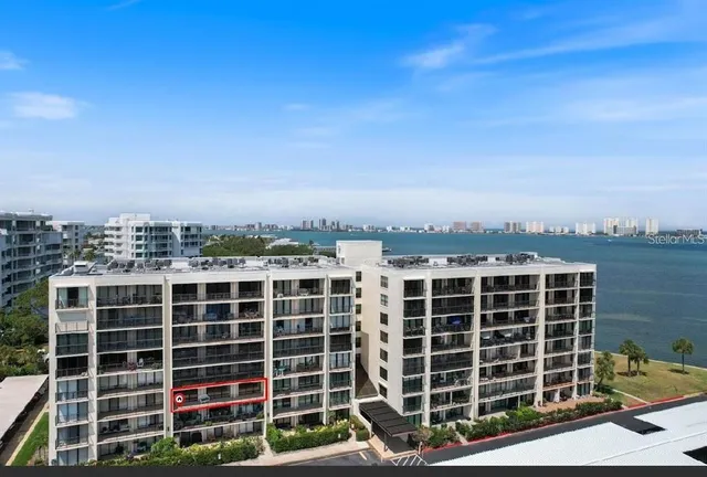 $3,300 | 100 Oakmont Lane, Unit 305, Belleair, FL 33756