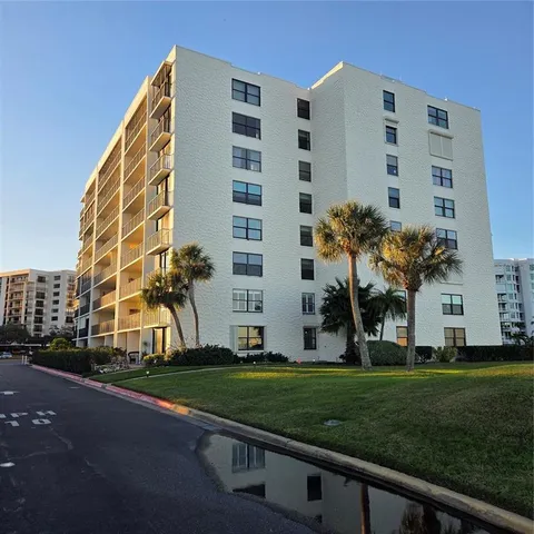 $3,300 | 100 Oakmont Lane, Unit 305, Belleair, FL 33756
