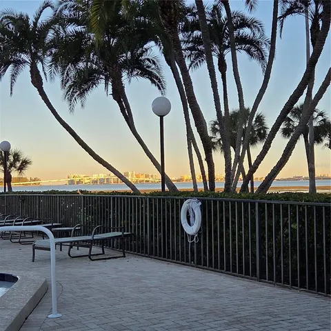 $3,300 | 100 Oakmont Lane, Unit 305, Belleair, FL 33756