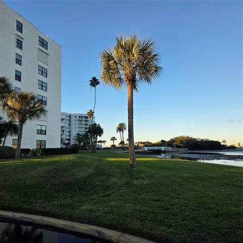 $3,300 | 100 Oakmont Lane, Unit 305, Belleair, FL 33756
