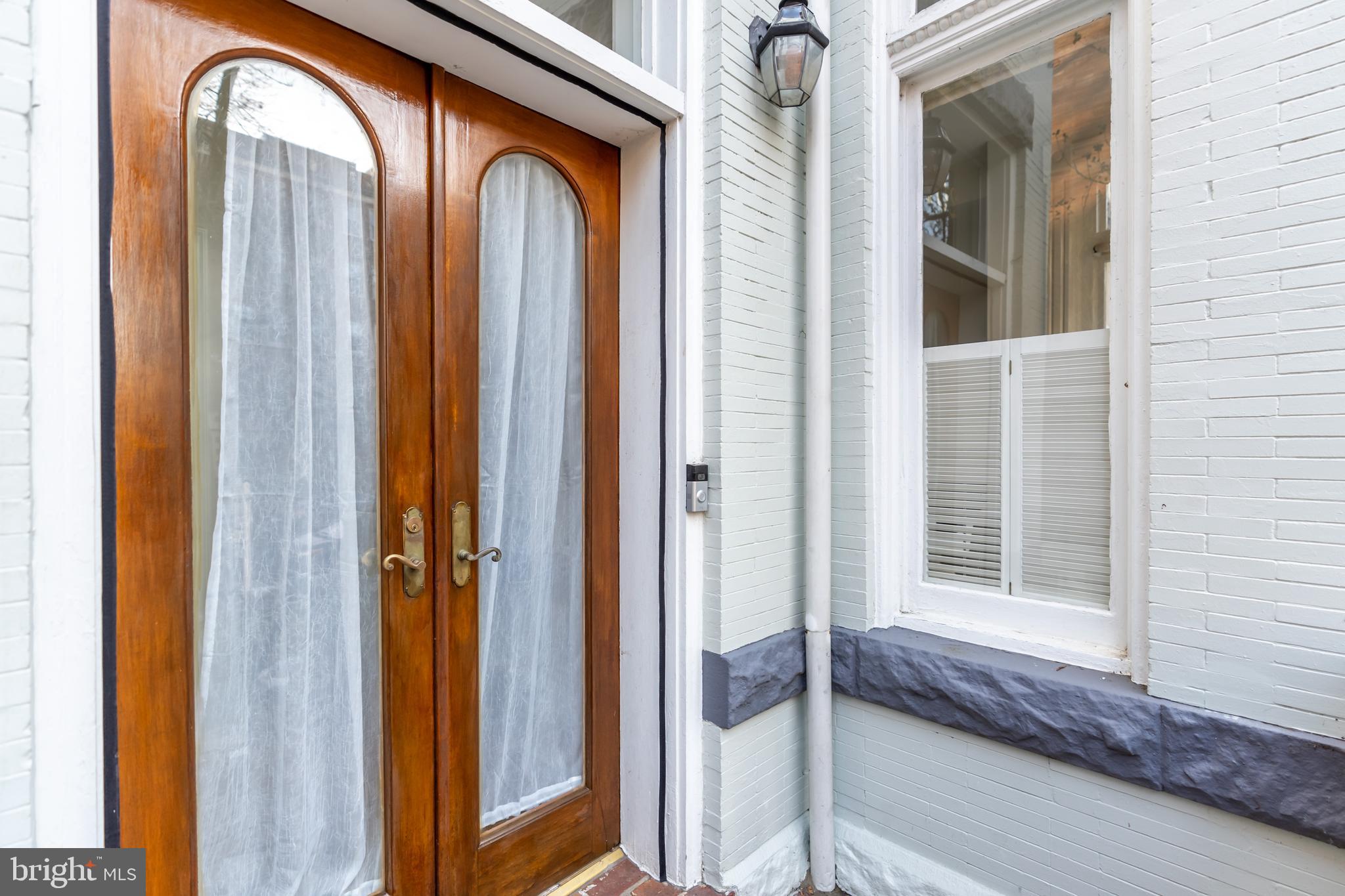 2013 Kalorama Road Northwest, Unit 4 Washington, DC 20009 - Photo 2 of 25 Vintage French door private entrance